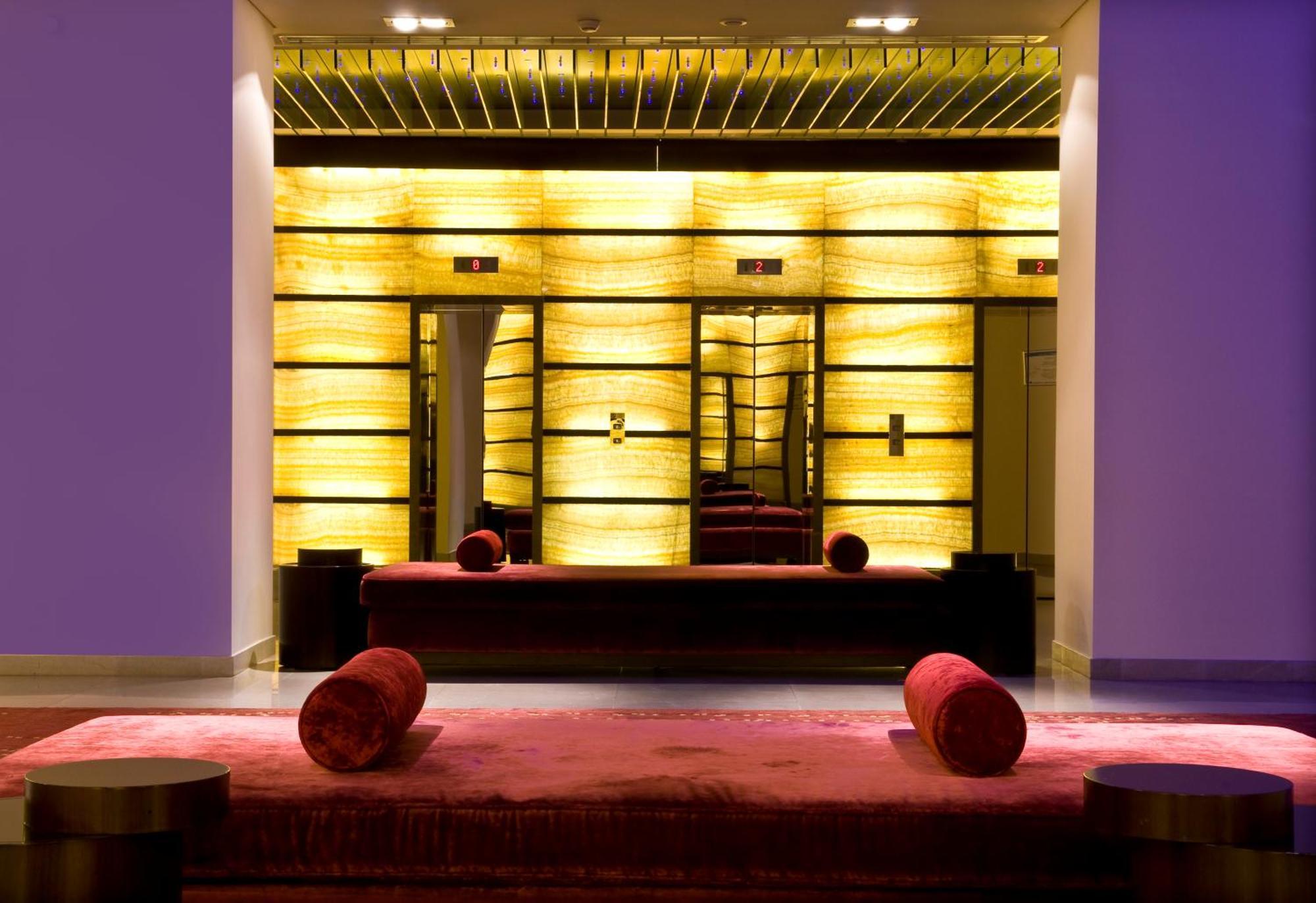 Radisson Blu Hotel Bucureşti Exterior foto The lobby of the W Hotel in San Francisco